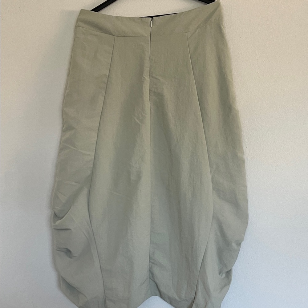 Chic Women's Balloon Skirt - Picture 3 of 5